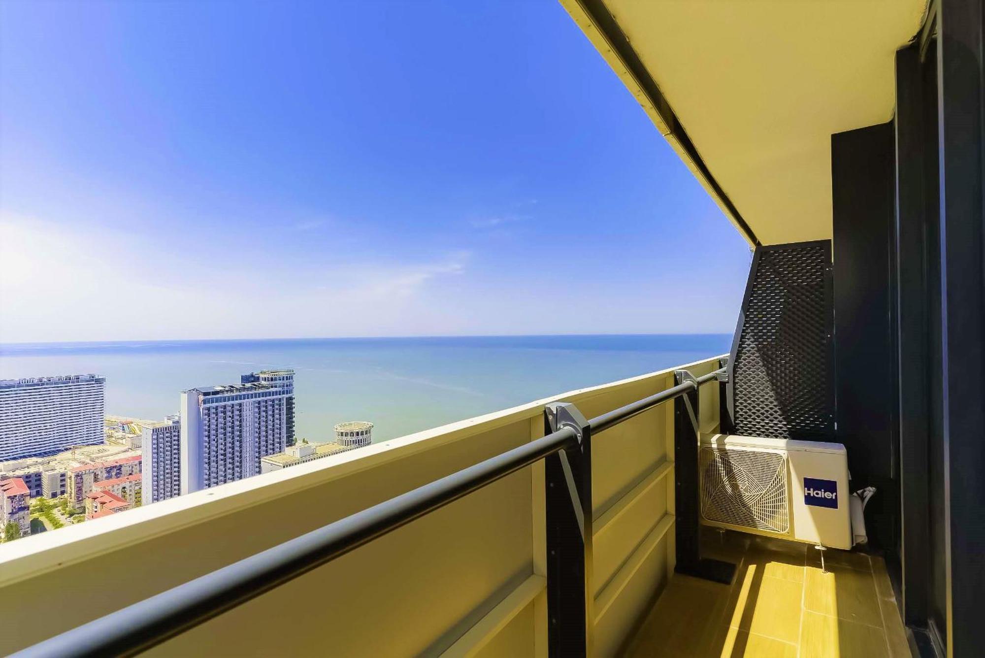 Luxury Beach Front Hotel Batumi Eksteriør bilde