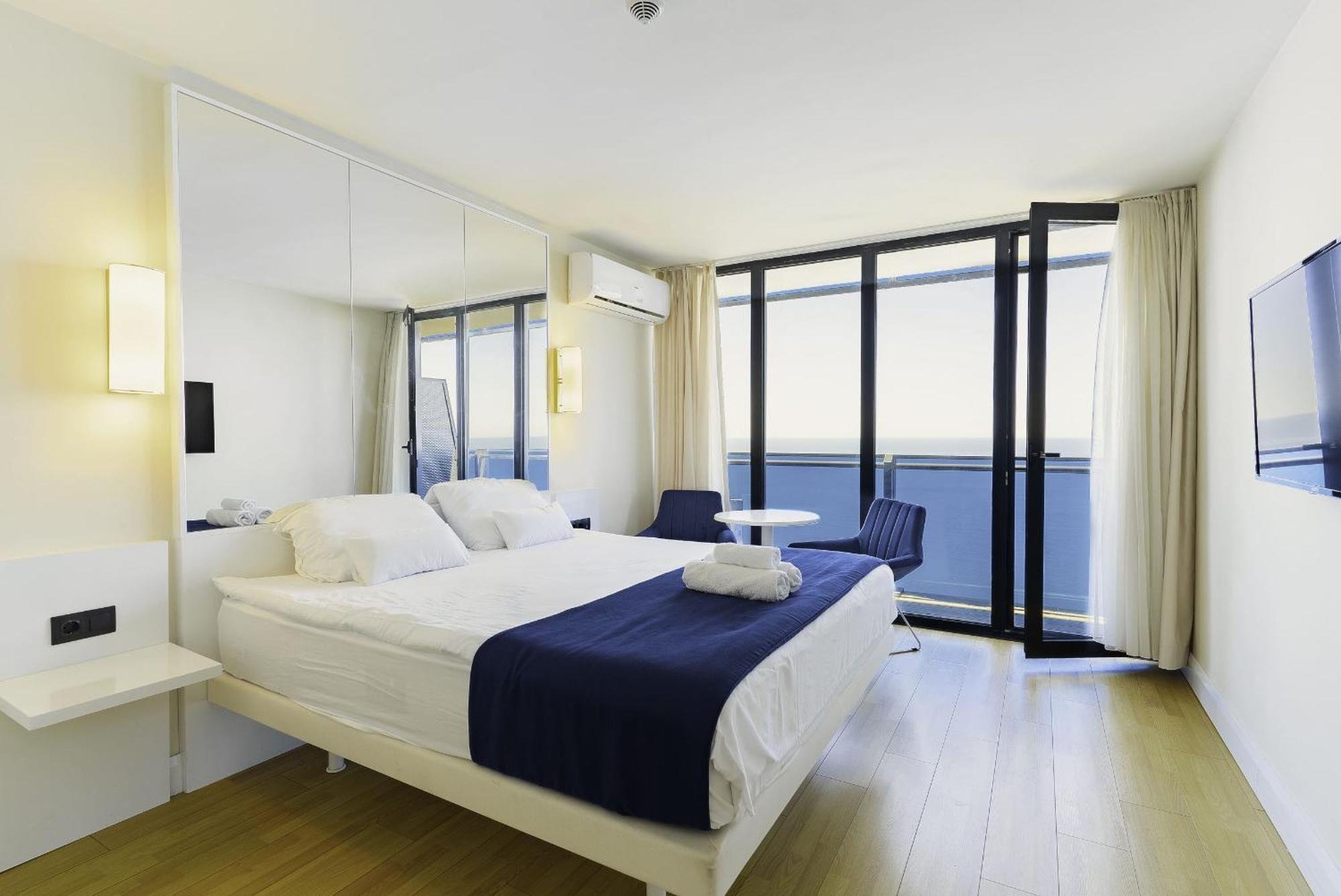 Luxury Beach Front Hotel Batumi Eksteriør bilde