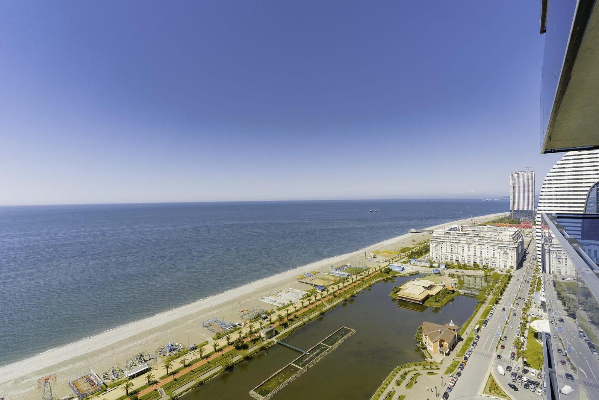 Luxury Beach Front Hotel Batumi Eksteriør bilde
