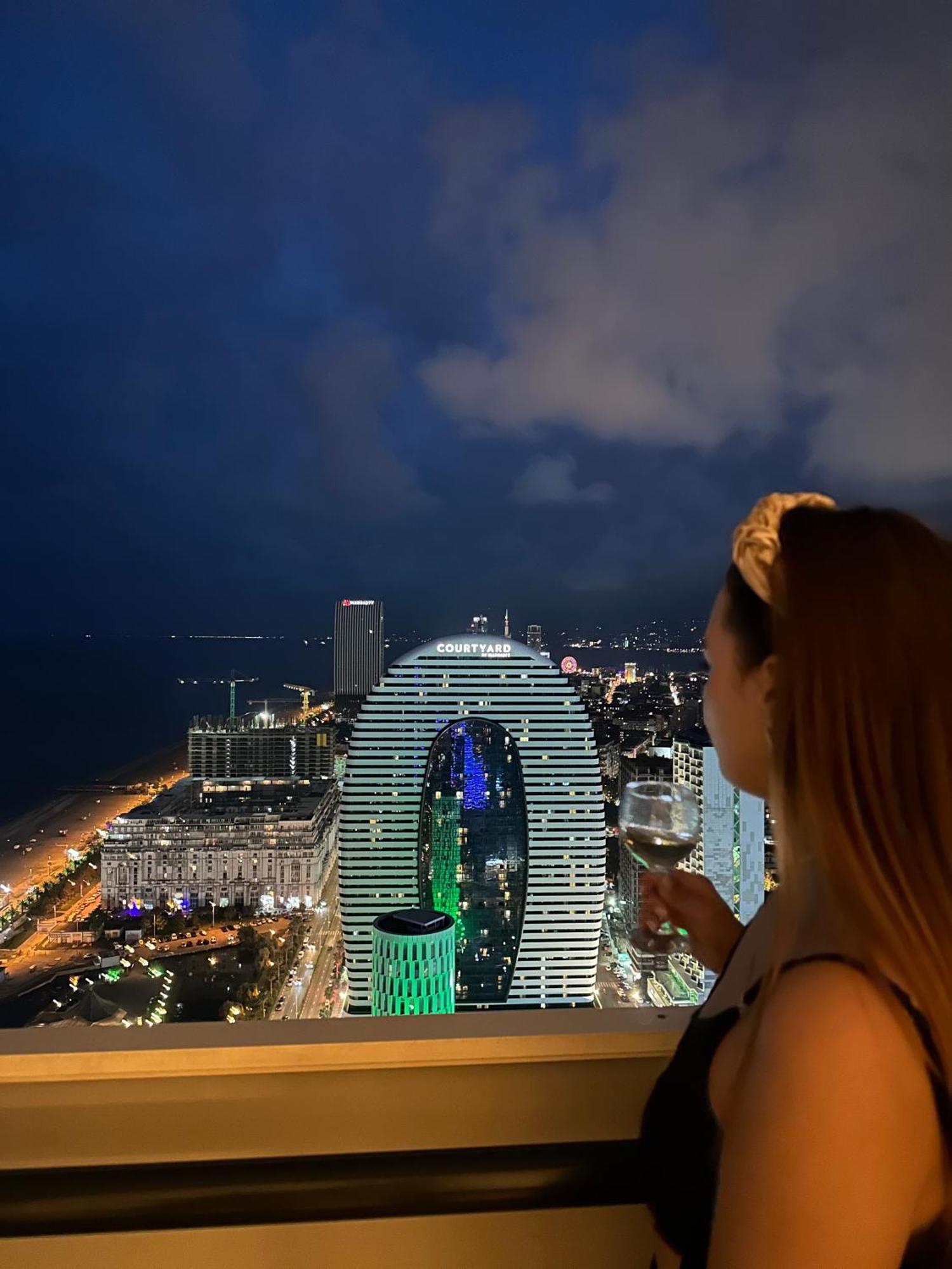 Luxury Beach Front Hotel Batumi Eksteriør bilde