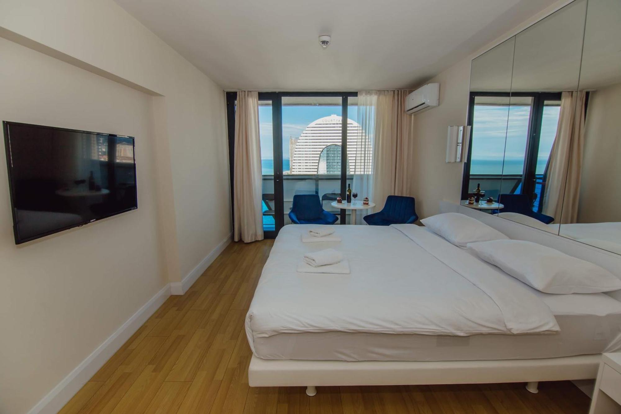 Luxury Beach Front Hotel Batumi Eksteriør bilde