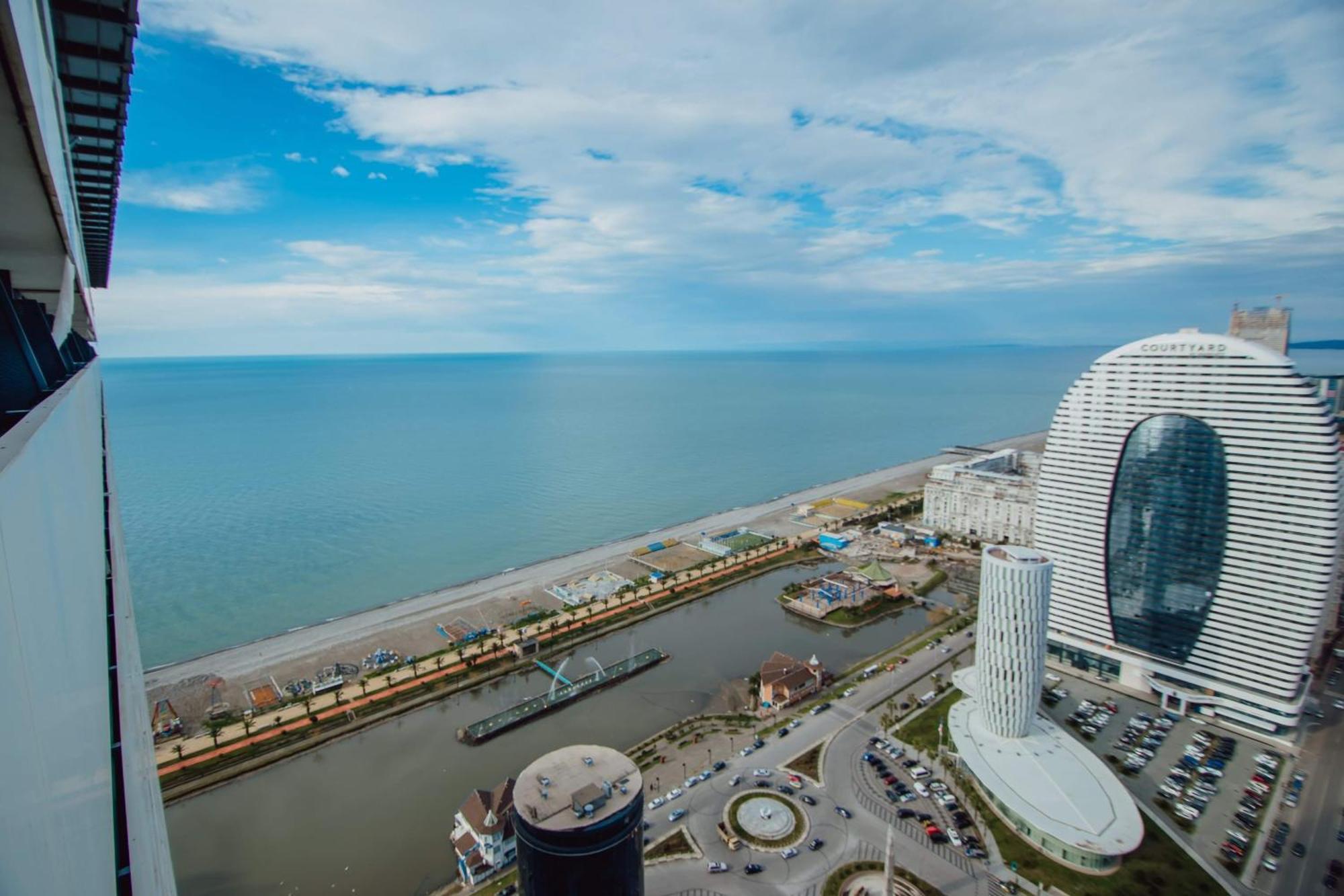 Luxury Beach Front Hotel Batumi Eksteriør bilde