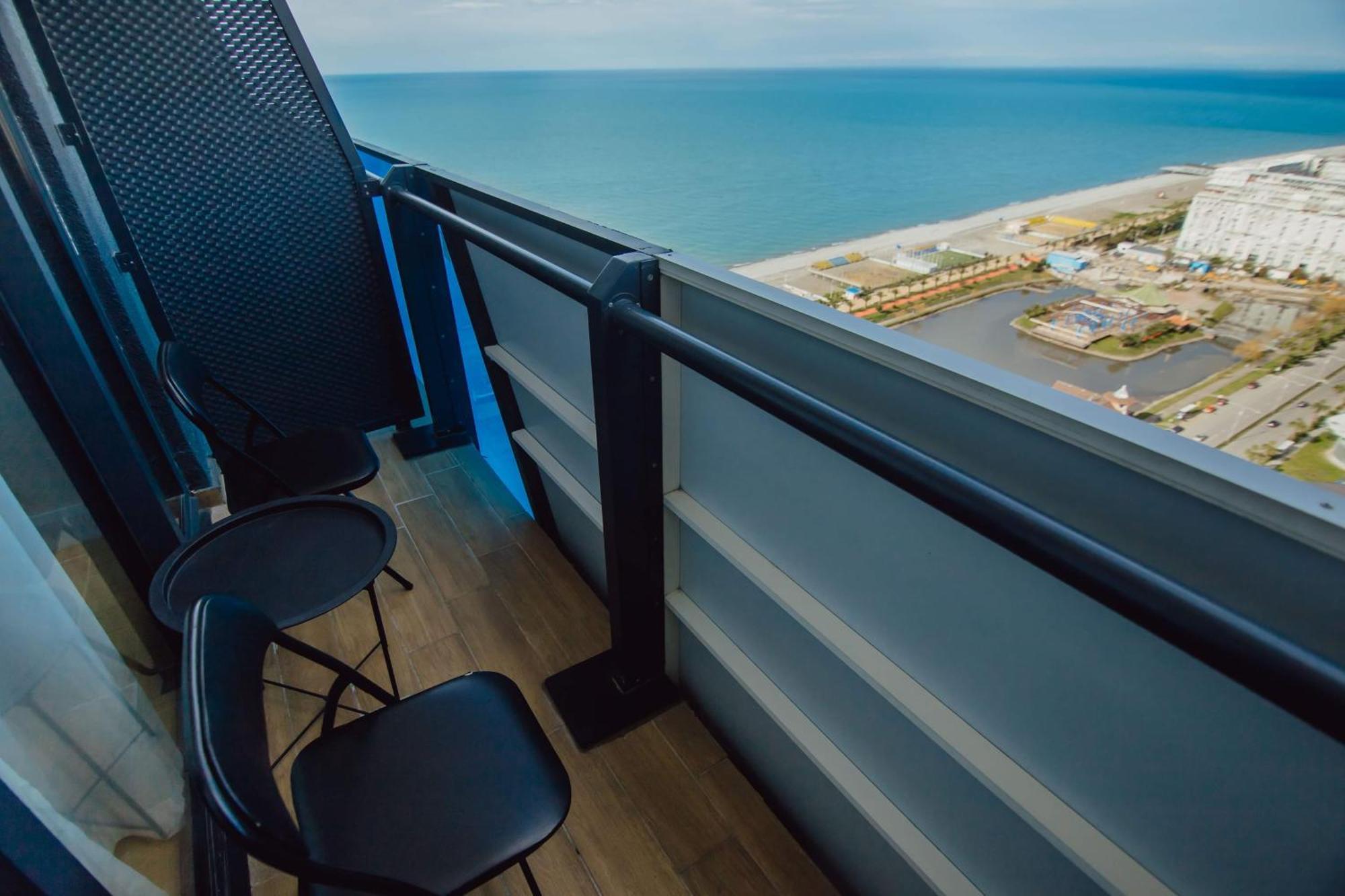 Luxury Beach Front Hotel Batumi Eksteriør bilde