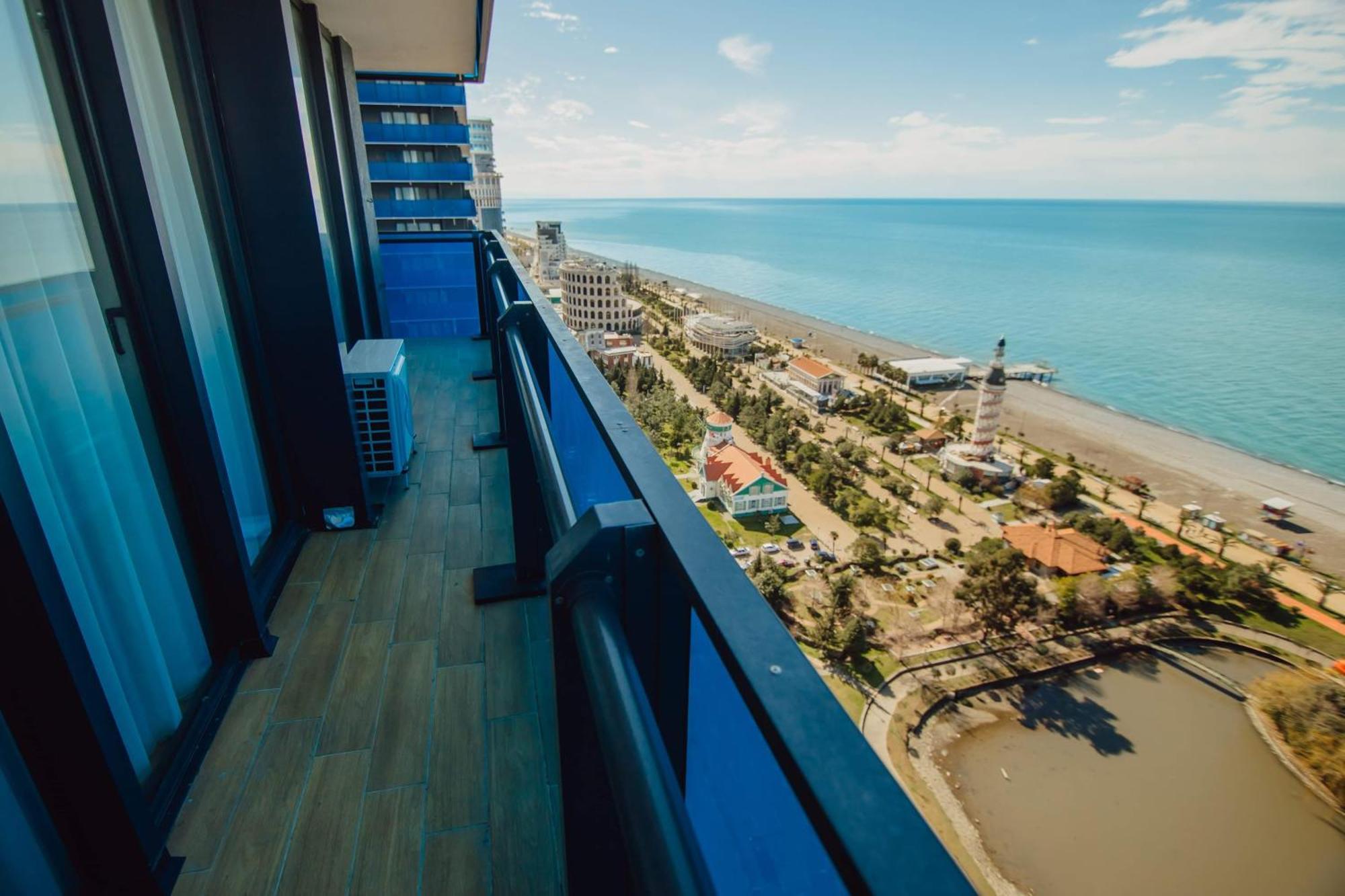 Luxury Beach Front Hotel Batumi Eksteriør bilde