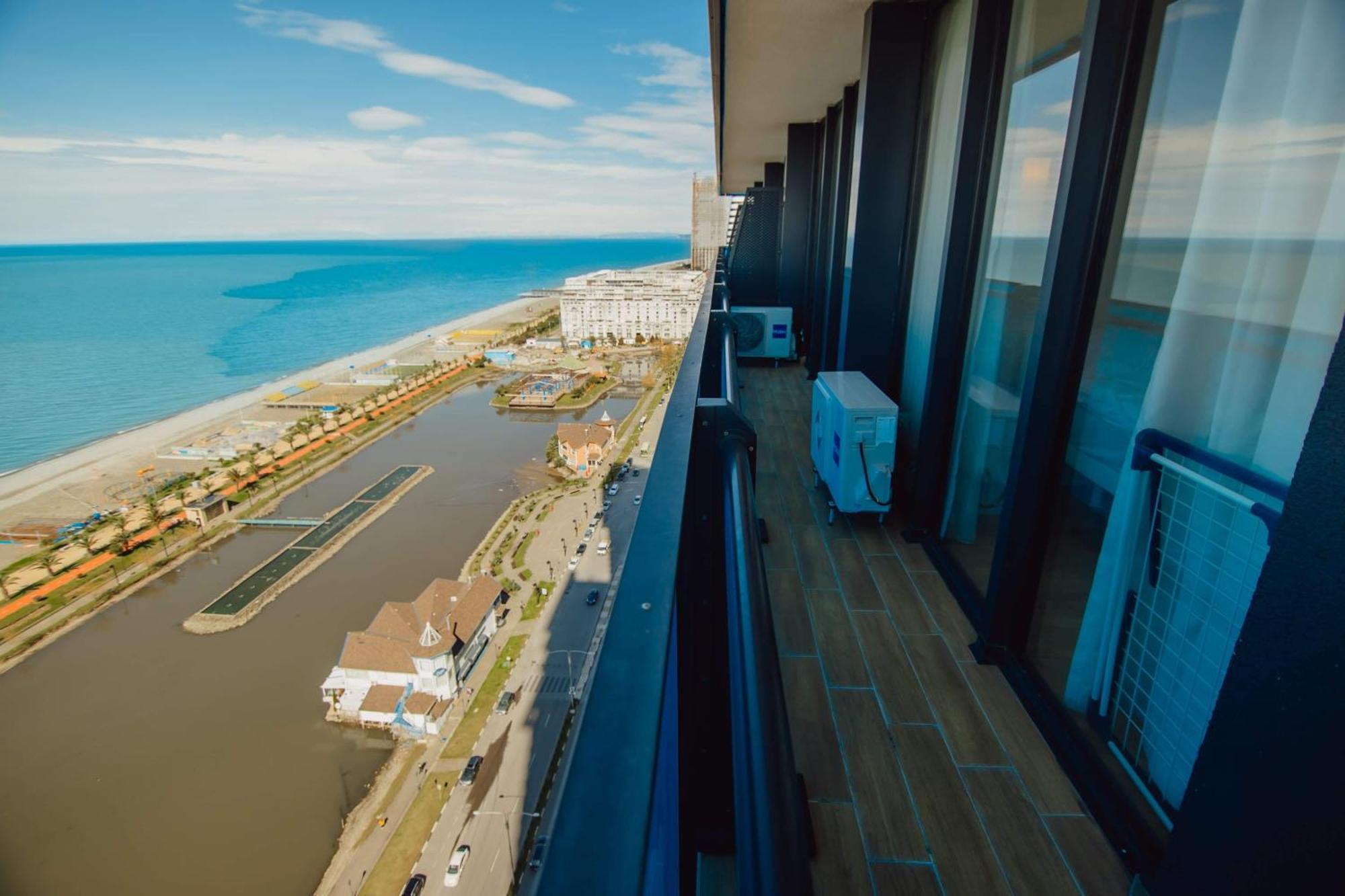 Luxury Beach Front Hotel Batumi Eksteriør bilde